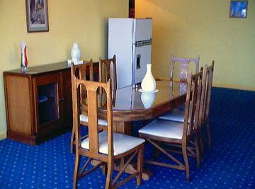 Khan Hotel 3*