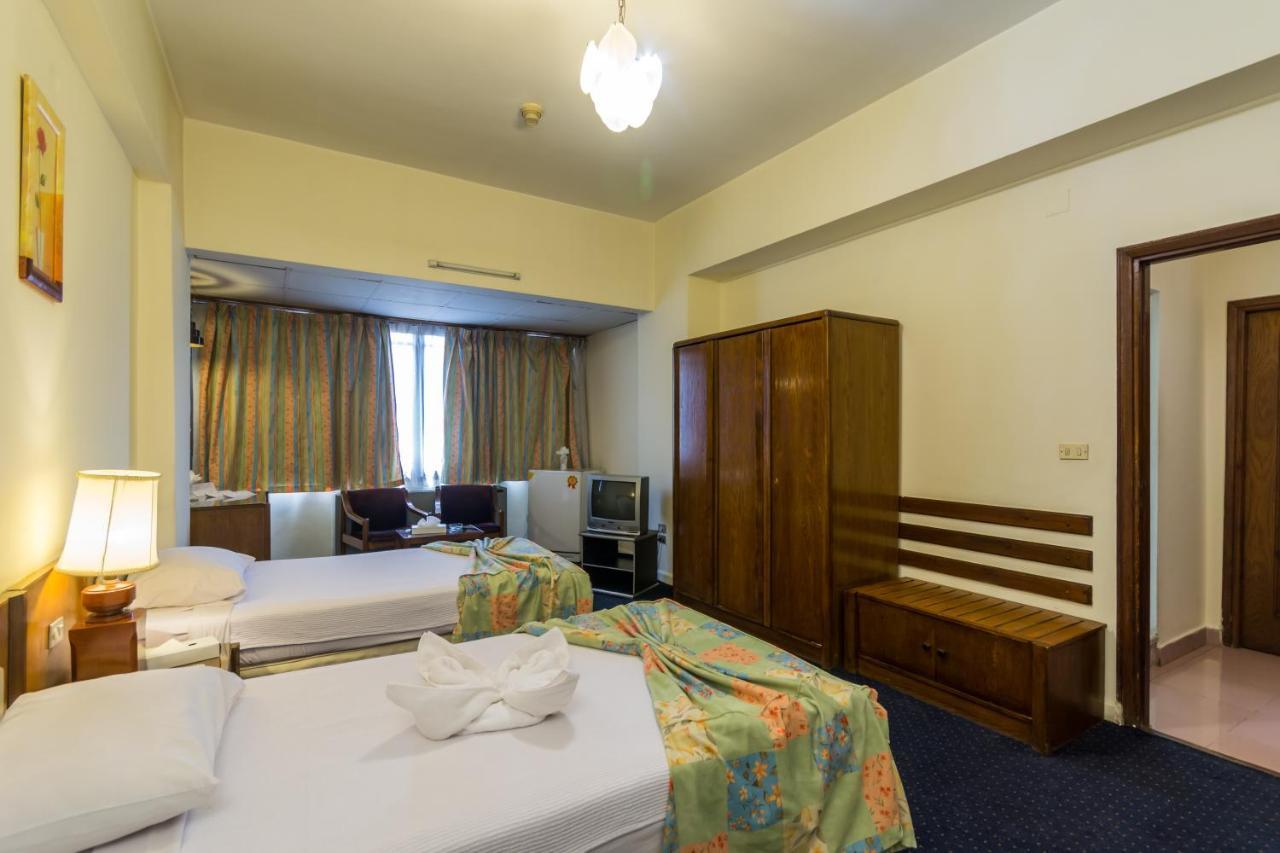 Hotel Khan